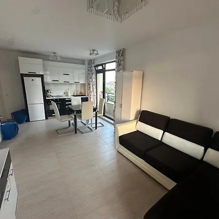Apartment Green Life Seaview Elegance