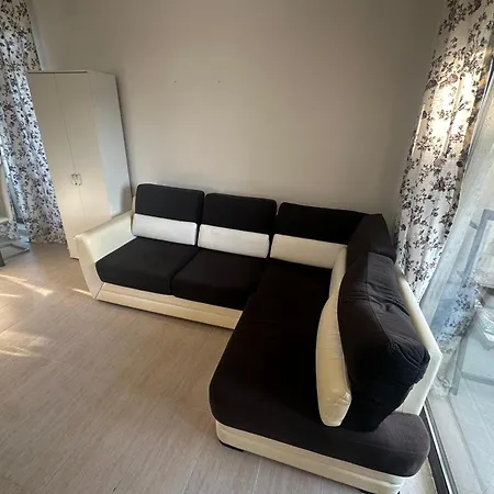 Green Life Seaview Elegance Apartment